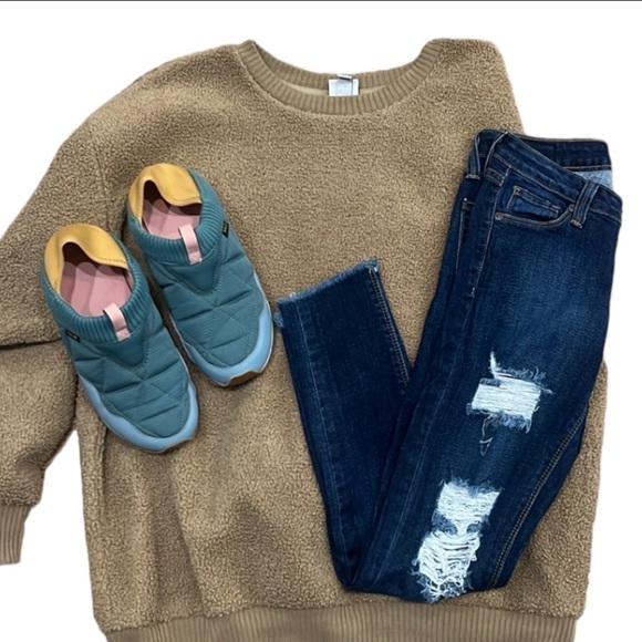 Just Black Distressed Dark Wash Jeans Raw Hem - Picture 2 of 10